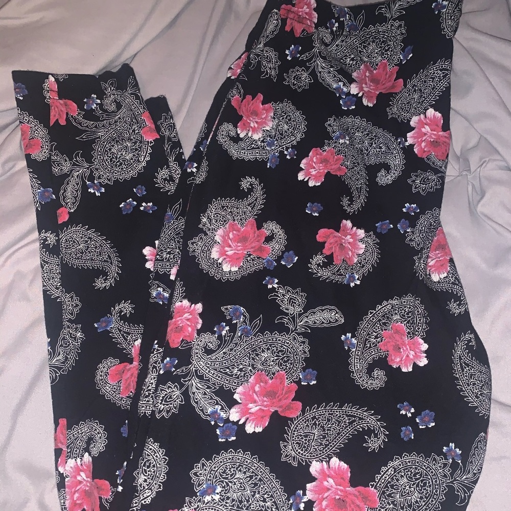 Torrid paisley legging size 1
